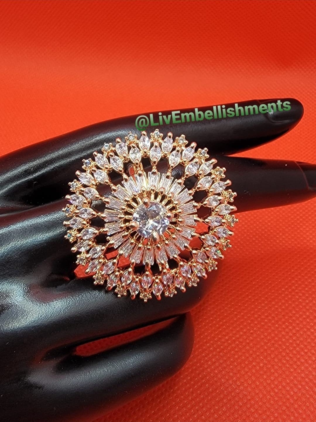 Round Women's Ladies Diamond Engagement Gold Ring, Weight: 15.5gm, Size:  15mm at best price in New Delhi