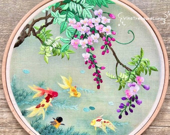 Violet Wisteria Embroidery / Goldfish Embroidery Hoop / Art Collection / Wall Decoration / Birthday Gift / Hand Embroidery / Finished Crafts