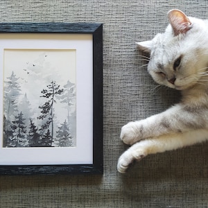 Dipinto ad acquerello originale di un pino, opera d'arte murale di una foresta nebbiosa, mini opera d'arte di un paesaggio neutro, dipinto ad acquerello di un albero, pronto da appendere