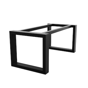 Può includere: Base per tavolo in metallo nero con piano rettangolare e gambe quadrate. La base è realizzata in metallo robusto e ha un design semplice e moderno.
