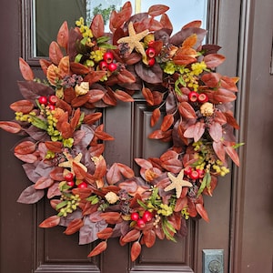 Large fall coastal starfish and shell wreath for front door, Fall beach wreath with leaves, berries and starfish, Thanksgiving wreath