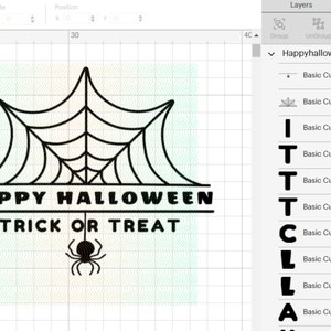 K&ouml;nnte beinhalten: Schwarz-wei&szlig;es Grafikdesign eines Spinnennetzes mit dem Text "HAPPY HALLOWEEN TRICK OR TREAT" darunter. Eine schwarze Spinne h&auml;ngt am unteren Ende des Netzes.