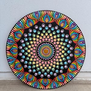 14 tums handmålad regnbågsfärgad mandala-målning