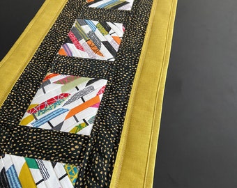 Chemin de table matelassé patchwork multicolore, dessus de table moderne (48,5 x 14,5)
