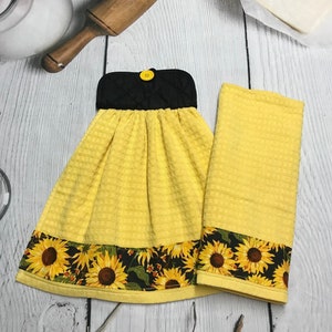 Black Yellow Brown And Gold Sunflowers Hanging Kitchen Towels, Sunflowers Hanging Kitchen Towels, Yellow And Black Sunflowers Kitchen Towels