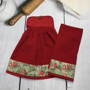 Cardinal Kitchen Towel: Farmhouse Country Decor, Glitter Border