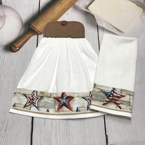 Stars & Stripes Hanging Kitchen Towel: Patriotic Decor
