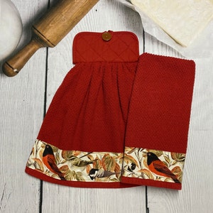 Backyard Birds Kitchen Towel: Hanging Cotton Dish Towel
