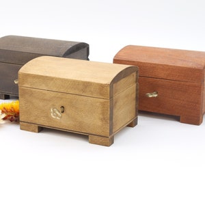 Petite boîte en bois avec clé en couleur chêne/teck/venge | Coffre au trésor en bois | Boîte avec serrure | Coffret souvenir | Coffret à bijoux en bois | Cadeau de mariage