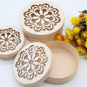 Bugholzkiste | Runde Holzkiste mit Deckel | Unvollendete Nistbox aus Bugholz mit Blumenmuster | Öko-Geschenkbox | Hochzeitsgeschenk | Lagerung