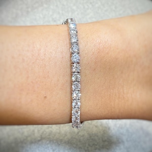 6.25 Carat Diamond Tennis Bracelet: 9K White Gold Round Brilliant Cut