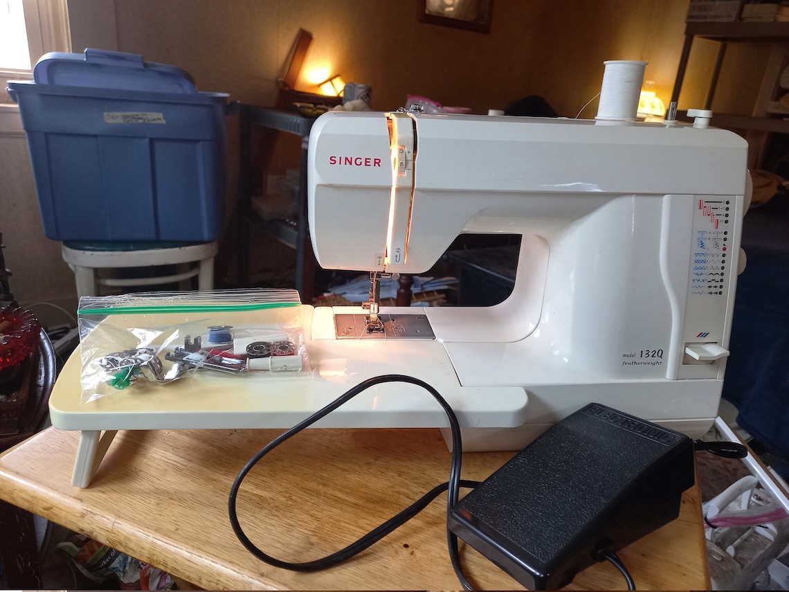 SINGER Sewing & Quilting Machine 132Q Featherweight Works Etsy