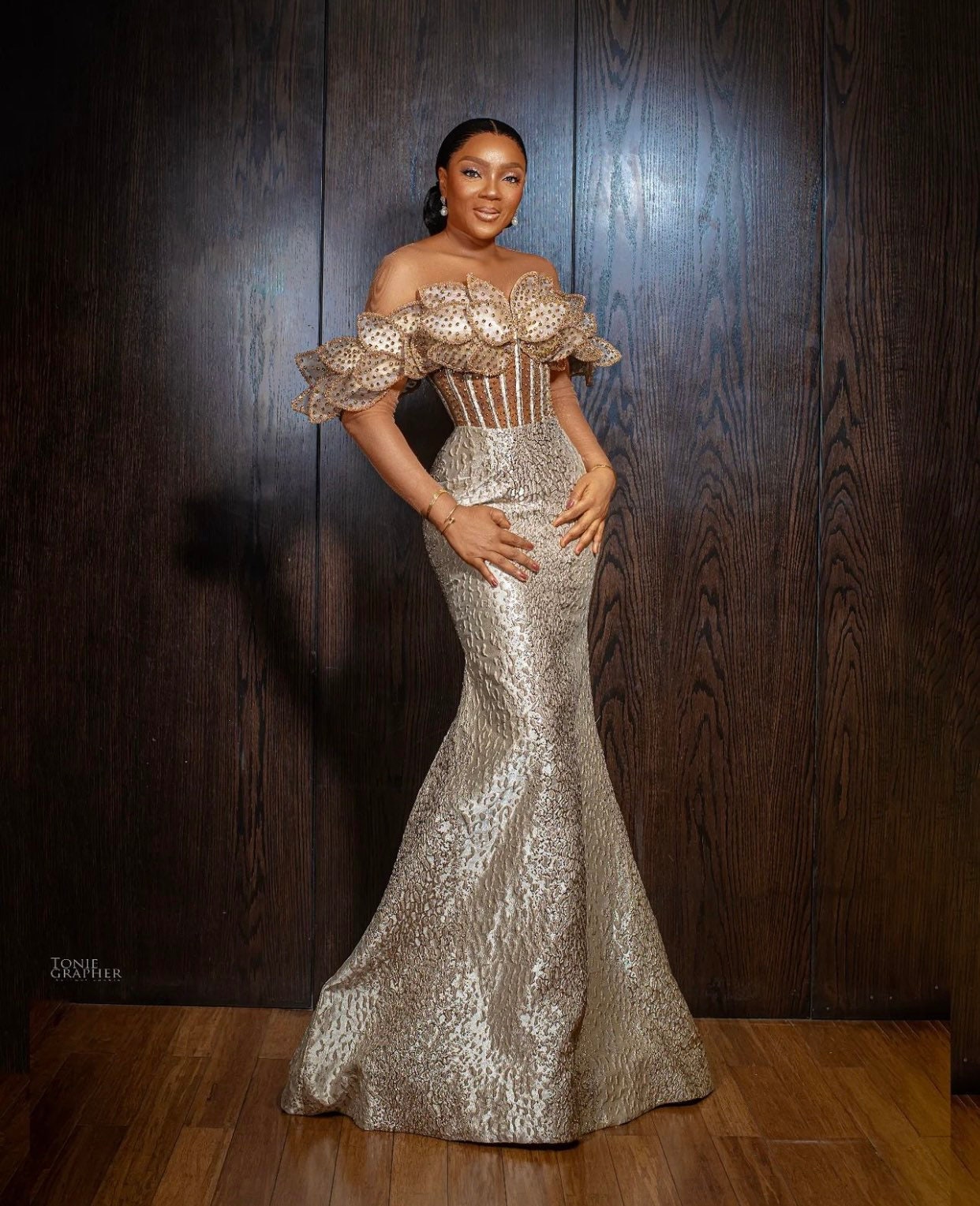 Beautiful gold gowns discount