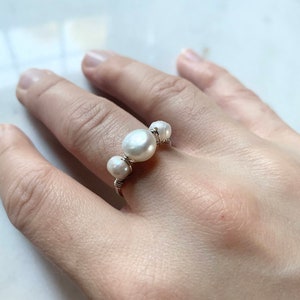 Three Pearl Wire Wrapped Sterling Silver Ring, Handmade Freshwater Pearl Ring, Boho Wedding Accessories, June Birthstone Ring Gemini Gift