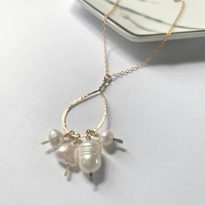 14k Gold Filled Freshwater Pearl Pendant Cluster Charm Necklace, Natural Baroque Pearl Bride Necklace, Hammered Tear Drop Real Pearl Jewelry