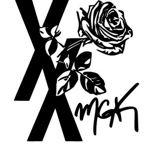 Peut inclure: Illustration en noir et blanc d'une rose avec une tige et des feuilles, avec un 'X' et le mot 'MCK' dans une police stylisée.