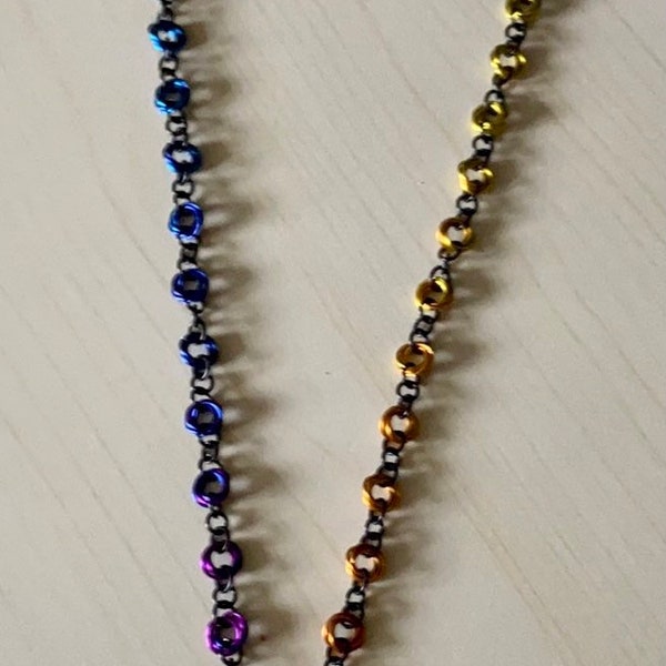 Color wheel chain maille lanyard
