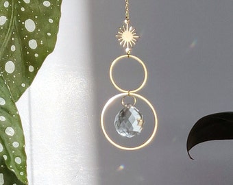 VEGA Suncatcher: Decorazione celeste per la casa o l'auto | Mini lampada a sospensione a forma di stella in ottone e cristallo, realizzata a mano in Francia