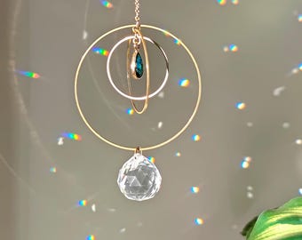 ROTA Suncatcher: Decorazione sospesa in ottone, cristallo di vetro e pietre naturali | Decorazione boho fatta a mano, idea regalo per la casa
