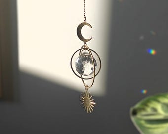 STELLAR Suncatcher: ciondolo celeste dorato in ottone e vetro di cristallo | Decorazione bohémien con luna e sole, realizzata a mano in Francia