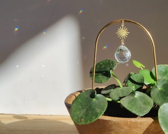 Mini Plant Suncatcher PILEA STAR • Unique Gift for plant lovers • Sparkling brass & glass crystal plant stake, handmade in France