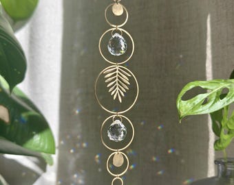 Atrapasueños para plantas GAIA: Joyería de interior de latón y cristal | Decoración de ventana que refleja el arcoíris, hecha a mano en Francia.
