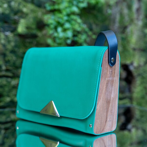 Sac en cuir et bois vert