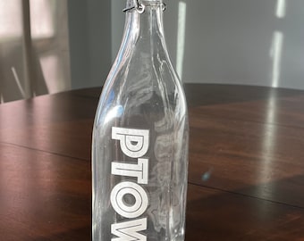 Personalized Swing Top Glass Bottle: Custom Etched Home Bar Drinkware