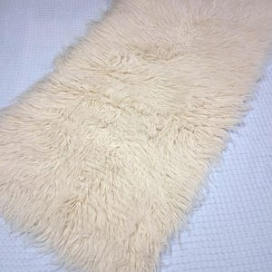 Flokati greek Carpet, vintage wool carpet,carpet 60&#39;,carpet natyral wool, white carpet,light carpet.light fluffy carpet, pure white carpet.