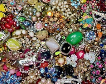 Lote de joyas misteriosas VINTAGE – Para usar o para manualidades – broches, collares, pendientes de clip
