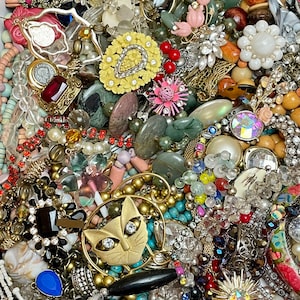 Wholesale Bulk Necklaces - Fun Express