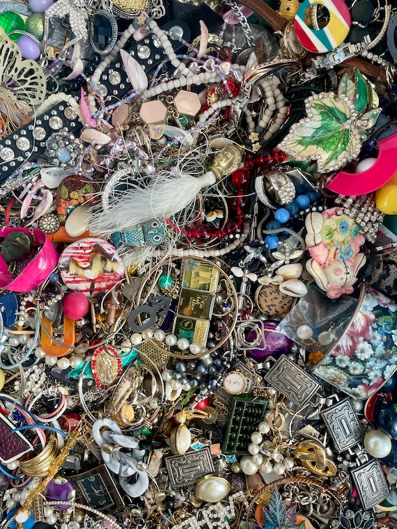 1 10 POUNDS Bulk BROKEN JUNK Costume Jewelry Lot vintage to Modern