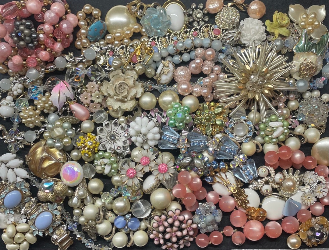 Vintage jewelry Mystery & Fun! Costume jewelry lot/bulk jewelry! You  should NOT expect to receive exactly what is pictured in this photo!