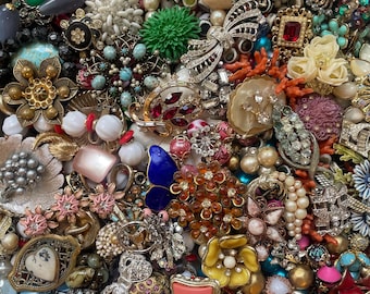 ALL VINTAGE costume jewelry for CRAFTING celluloid pearls glass beads clip  on earrings necklaces brooches rhinestones 1950s 1960s bulk lot