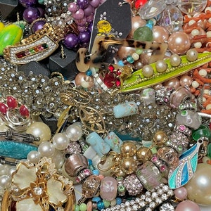 Vintage Costume Jewelry Lot – 1lb Mixed Broken/Rhinestone Pieces – Random Craft Supply