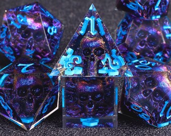 Dnd skull dice set  , blue resin skull dice for role playing games , Skull resin dungeons and dragons dice , dnd resin dice set