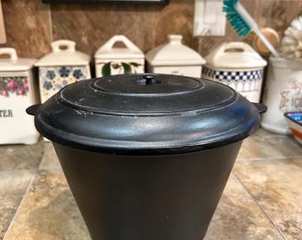 Gatemarked #4 Flat Bottom Kettle With Lid