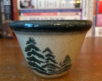 Beautiful Vintage Monroe Salt Works Pottery 8 1/2 Inch Vegetable
