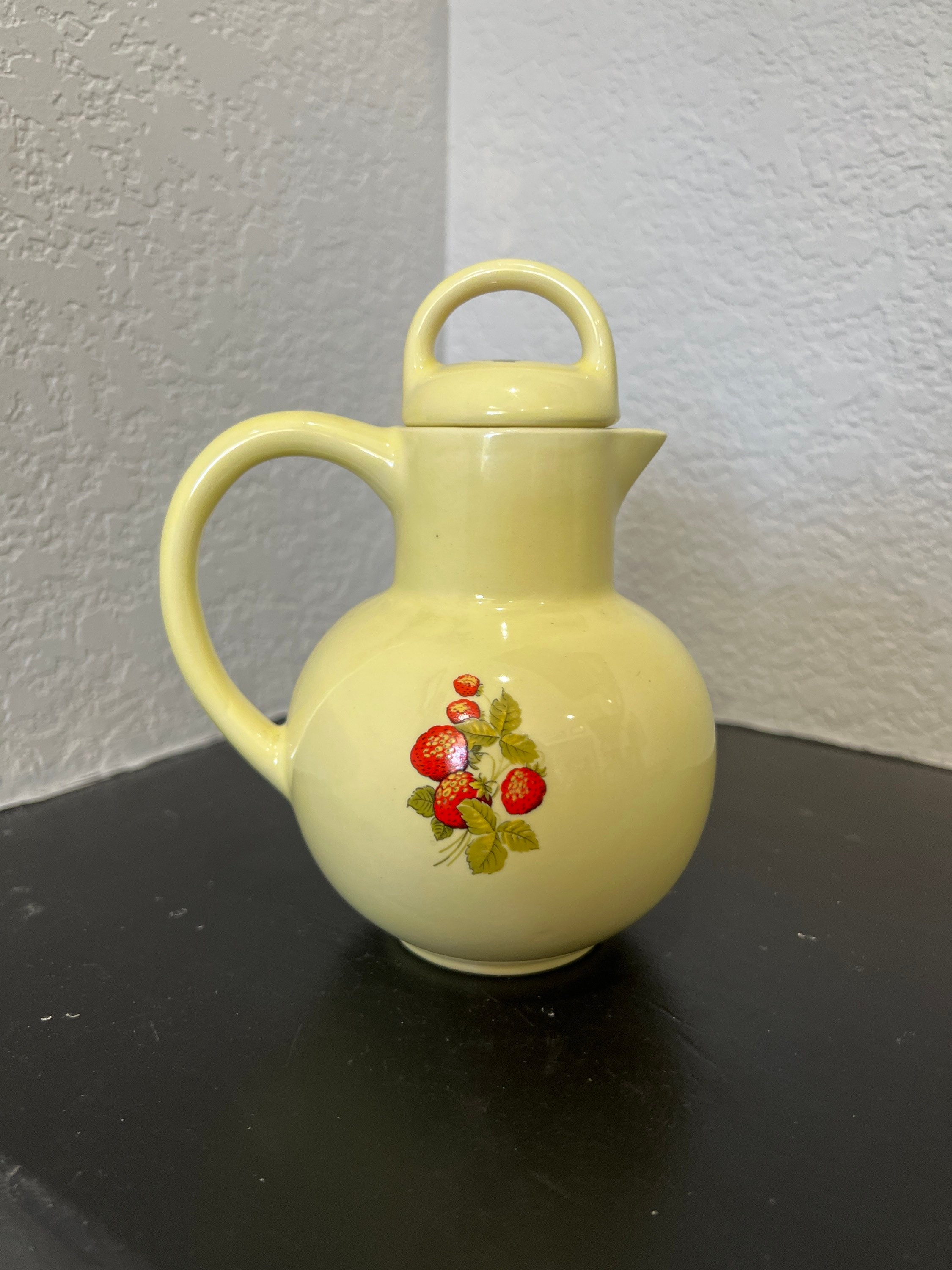 Small Pitcher With Lid 