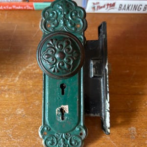 Antique Victorian Door Lock With Plates and Knobs