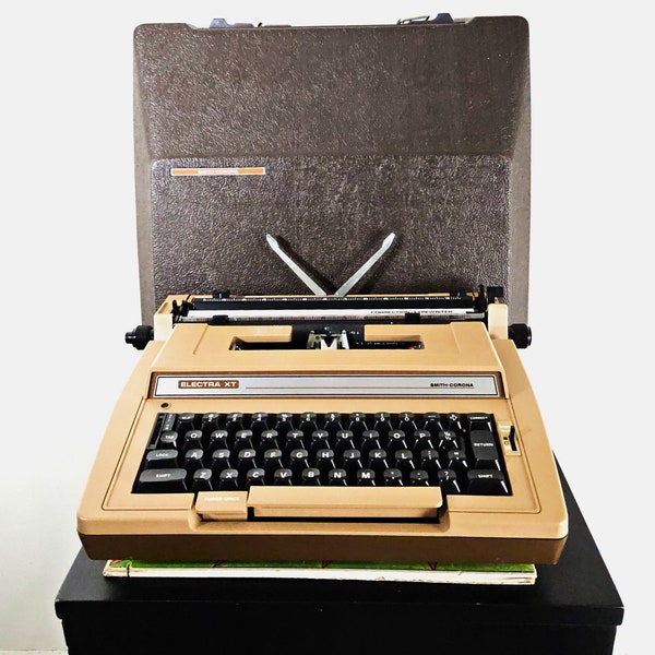 Vintage Smith Corona Electric Typewriter Vtg 70s 80s Electra XT - 3L Portable w/ Hard Case