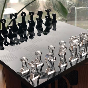 Juego de ajedrez acrílico único: juego de ajedrez portátil con tablero y piezas de acrílico: juego de ajedrez con almacenamiento, juego de ajedrez de viaje, regalo de inauguración de la casa