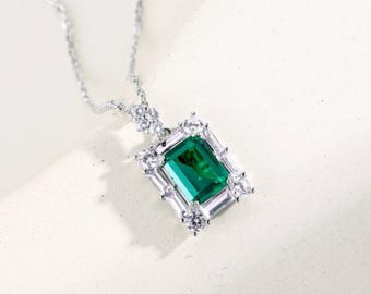 上品な925スターリングシルバーのグリーン長方形ソリティアペンダント 