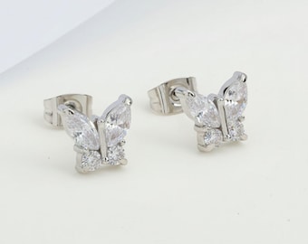D for Diamond - Orecchini a perno a forma di farfalla in