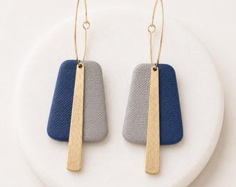 Ohrringe aus neutralem Polymerclay, Hängeohrringe mit goldenen Akzenten