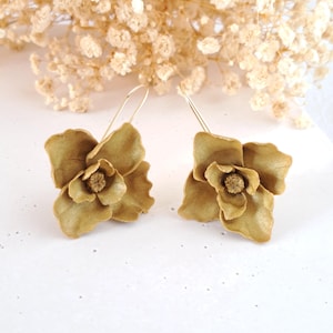 Clay Flower Earrings, Neutral Dangle Earrings, Cottagecore Floral Earrings, Polymer Clay Earring, Handmade Lightweight Earring, Gift for Her