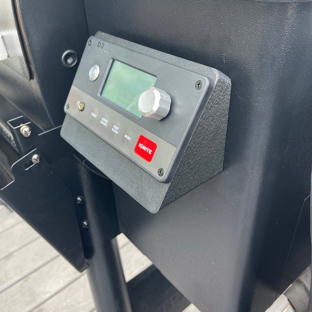 Traeger D2 Controller Angle Mount - Easy Viewing Accessory For Ironwood, Pro, Silverton & Timberline Grills