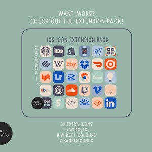 Op de afbeelding: Een kleurrijke illustratie van een iOS-pictogramuitbreidingspakket met 30 extra app-hoezen, 30 extra pictogrammen, 5 widgets, 8 widgetkleuren en 2 achtergronden. De afbeelding bevat logo's van populaire apps zoals Starbucks, HBO, Etsy, Lyft en Canva.