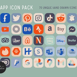 Op de afbeelding: Een set van 70 unieke handgetekende app-pictogrammen in een rasterformaat. De pictogrammen zijn kleurrijk en tonen populaire apps zoals Facebook, Twitter, Pinterest, Instagram, TikTok, Reddit en meer.