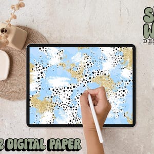 Carta digitale con pennellate di dalmata blu chiaro (Carolina)/oro glitterato, carta digitale 12"x12" per sublimazione, PNG, design originale